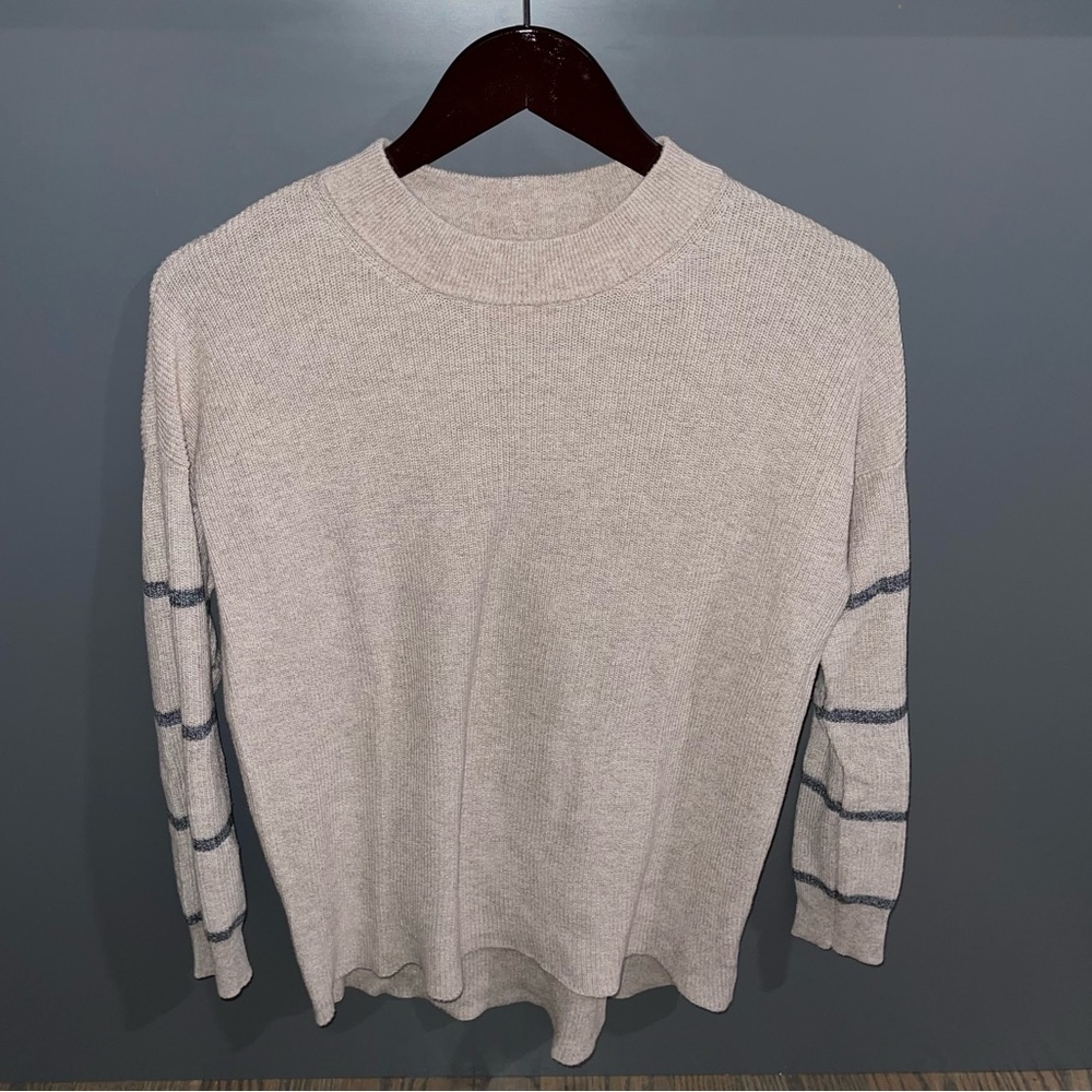 American Eagle Women’s Jegging Fit Crewneck Long Sleeve Sweater Tan Gray XS